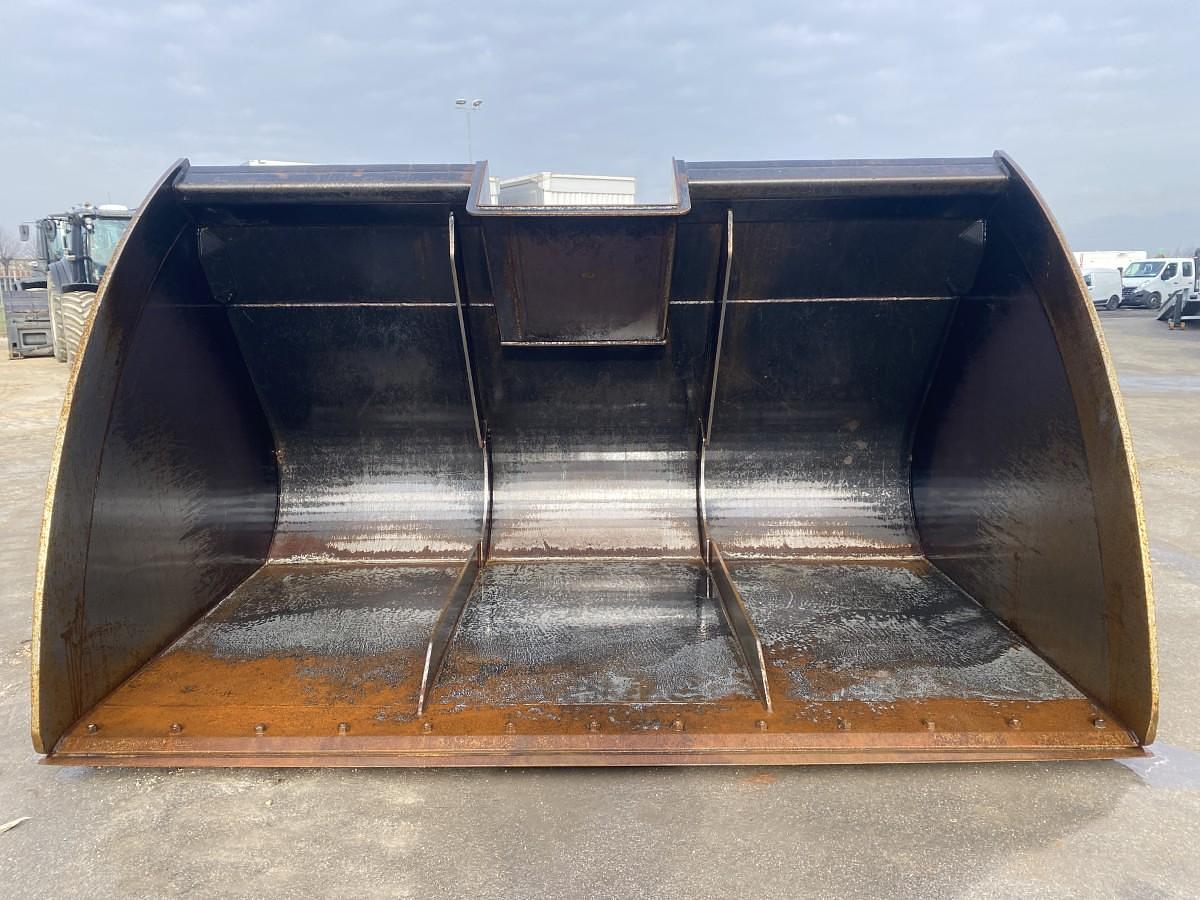 Usato 2023 2M-ROMEA CASE 821G AD