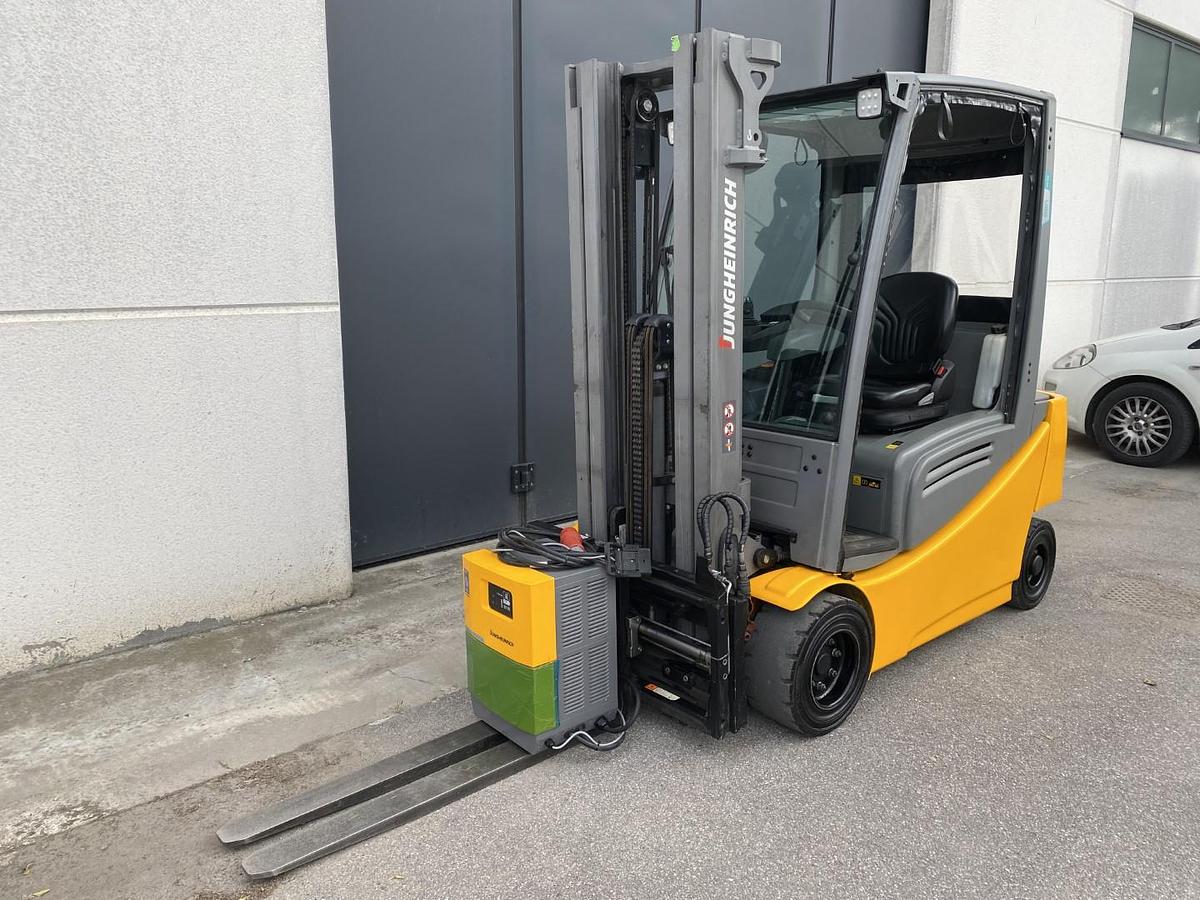 Usato 2022 JUNGHEINRICH EFG 320 PF