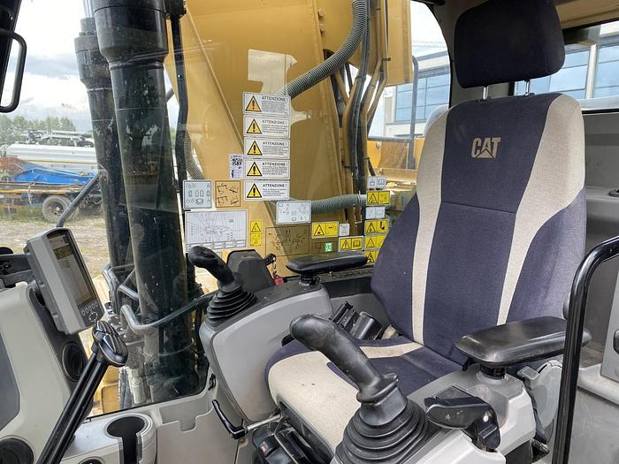 Usato 2017 CATERPILLAR 323 FLN