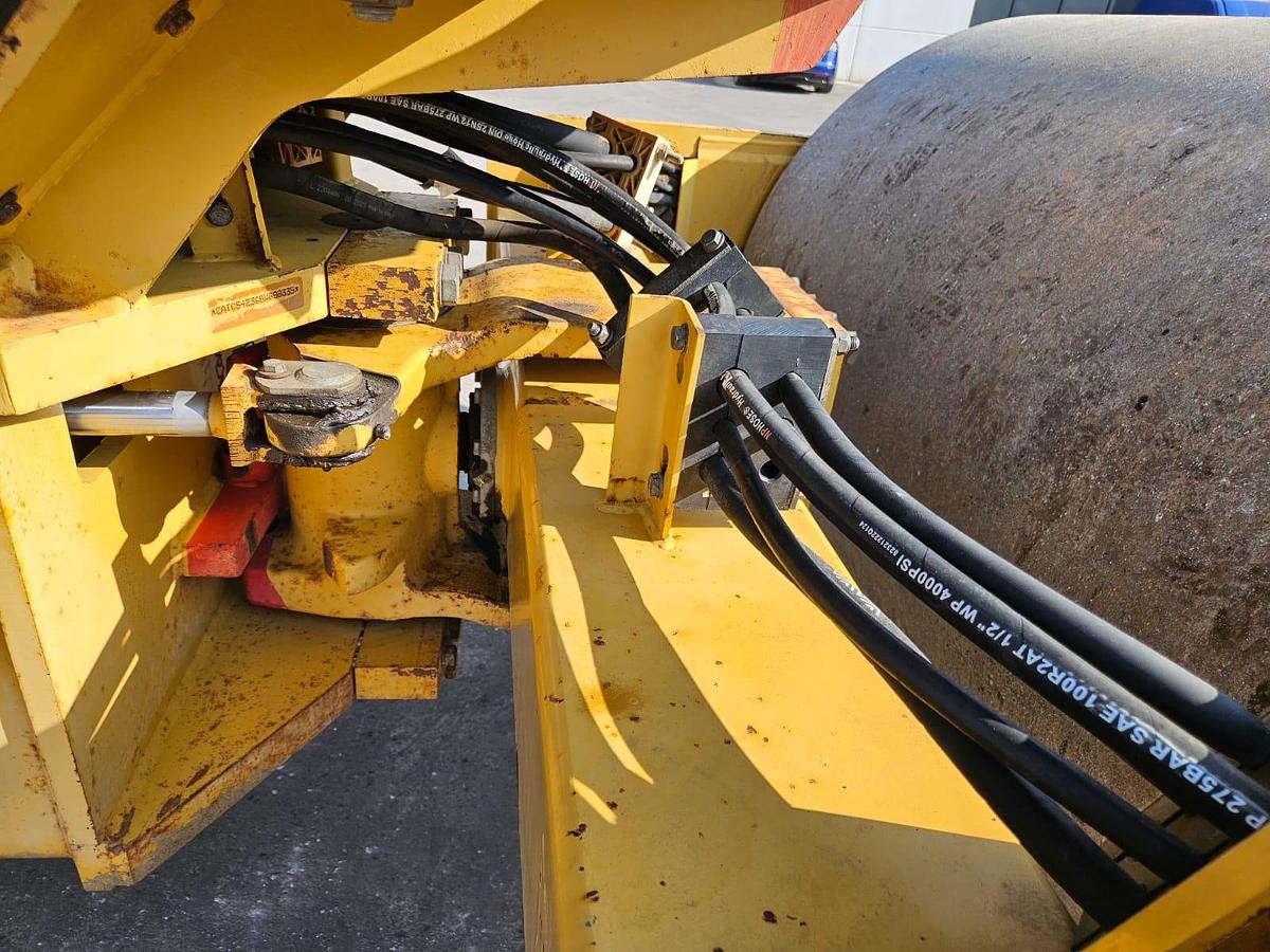 Usato 2007 CATERPILLAR CS 423E