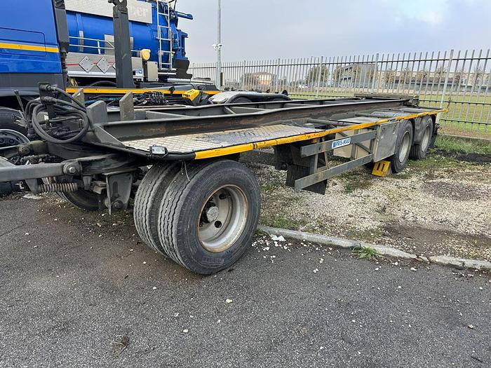 Usato 2005 IVECO 260 E 43 SCARRABILE E RIMORCHIO