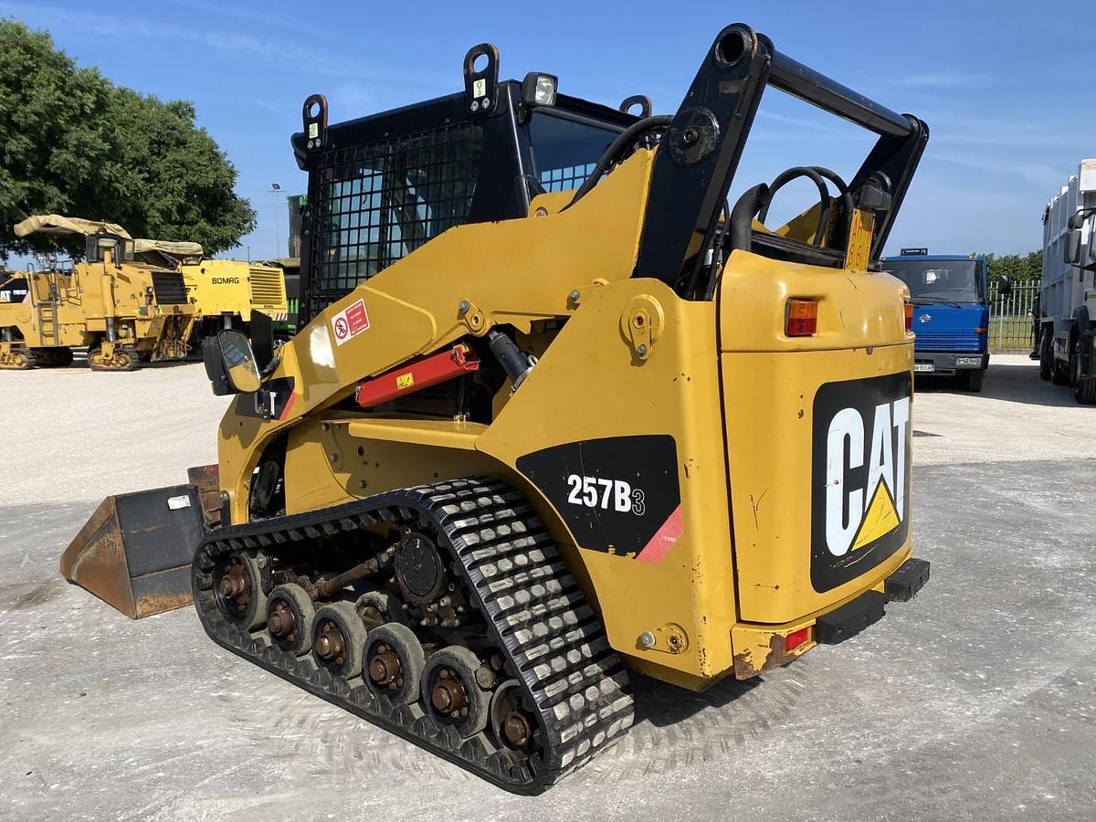 Usato 2010 CATERPILLAR 275B3