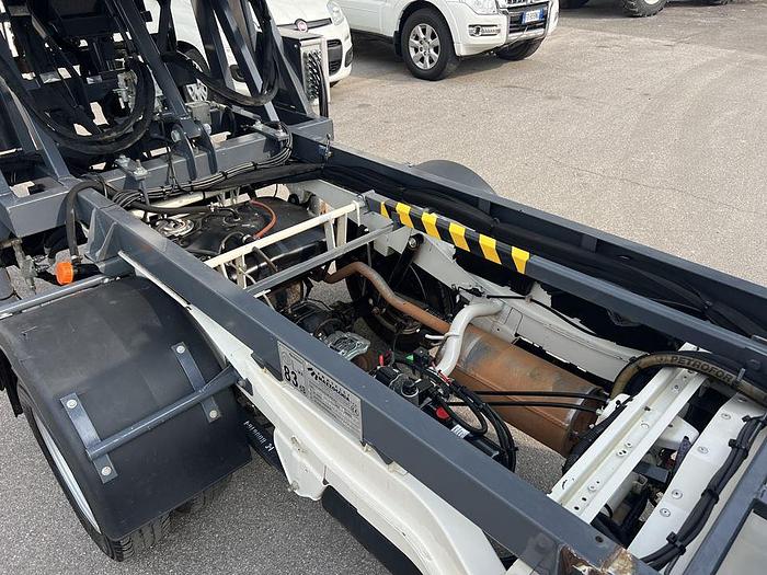 Usato 2021 PIAGGIO PORTER MAXXI VASCA RIFIUTI E VOLTACASSONETTI