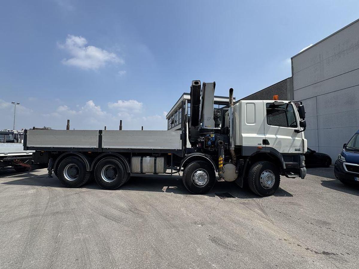 Usato 2009 DAF 460 CON GRU E RIMORCHIO