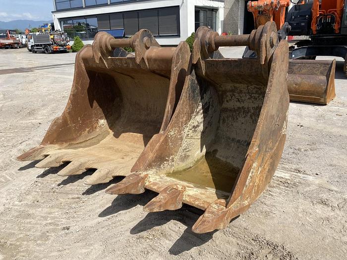 Usato 2016 HITACHI ZX300LCN-6