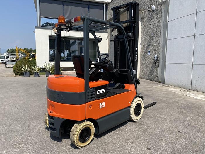 Usato 2012 TOYOTA 7FBMF 25