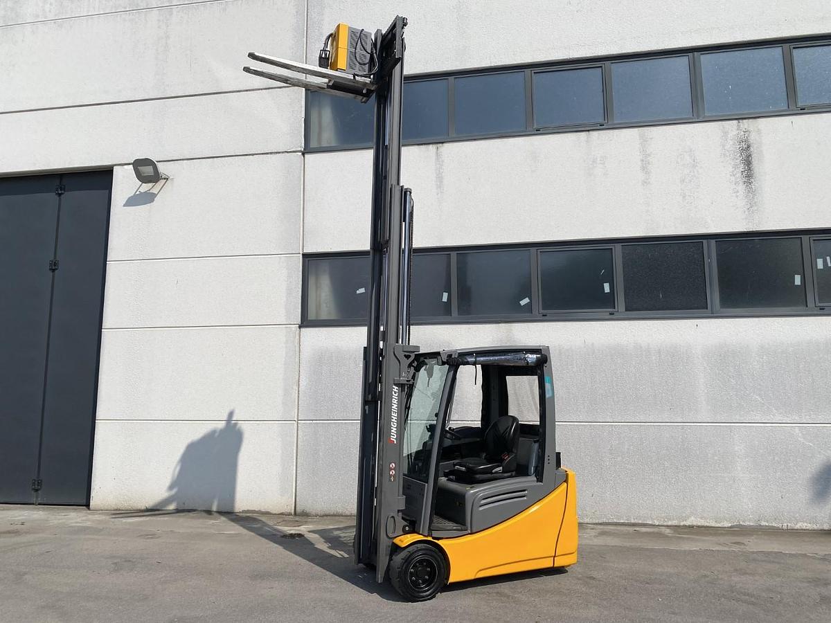 Usato 2022 JUNGHEINRICH EFG 220