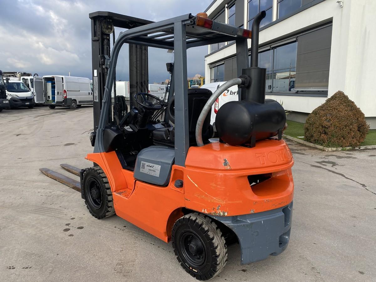 Usato 2000 TOYOTA 7FDF25