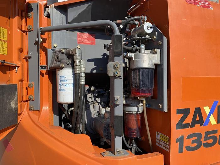 Usato 2016 HITACHI ZX135US-5B