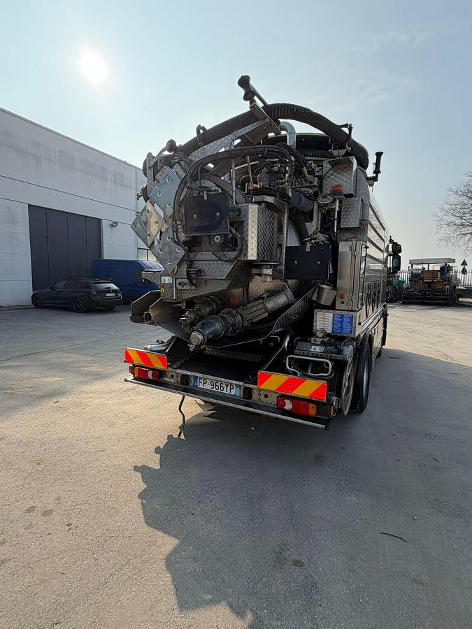 Usato 2018 IVECO CAPPELLOTTO EUROCARGO 140 E 28 SPURGO ADR