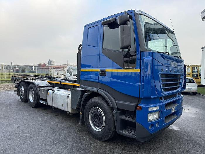 Usato 2005 IVECO 260 E 43 SCARRABILE E RIMORCHIO