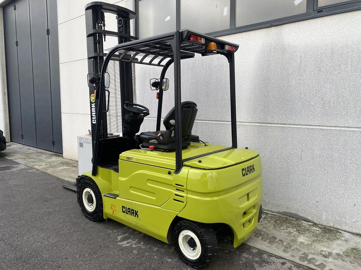 Usato 2022 CLARK GEX 25