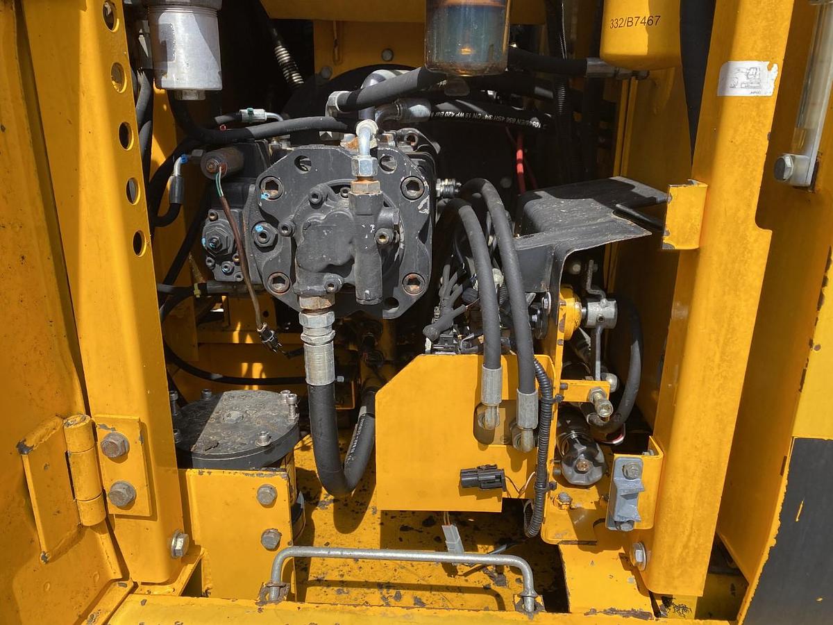 Usato 2002 JCB JS 130