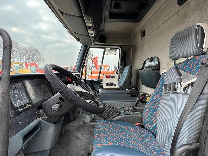 Usato 1997 RENAULT  PREMIUM 300 ATTR. SPURGO MORO