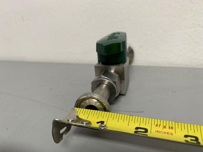 Used Swagelok SS-8P6T-TE Valve w/ 1" OD Sanitary Fittings