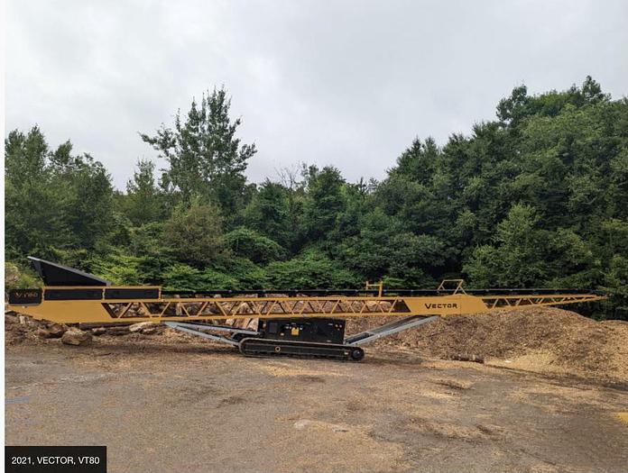 Used 2021 Vector 8042 stacker on tracks