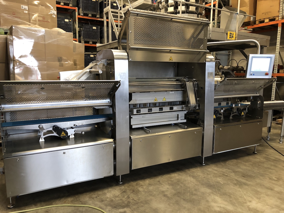 Used Multivac T800 high speed MAP traysealer