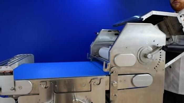 Dough Tech AM315 Moulder