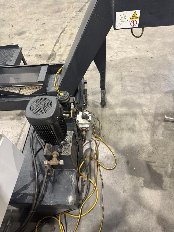 Used 2005 Mazak VCN 510C