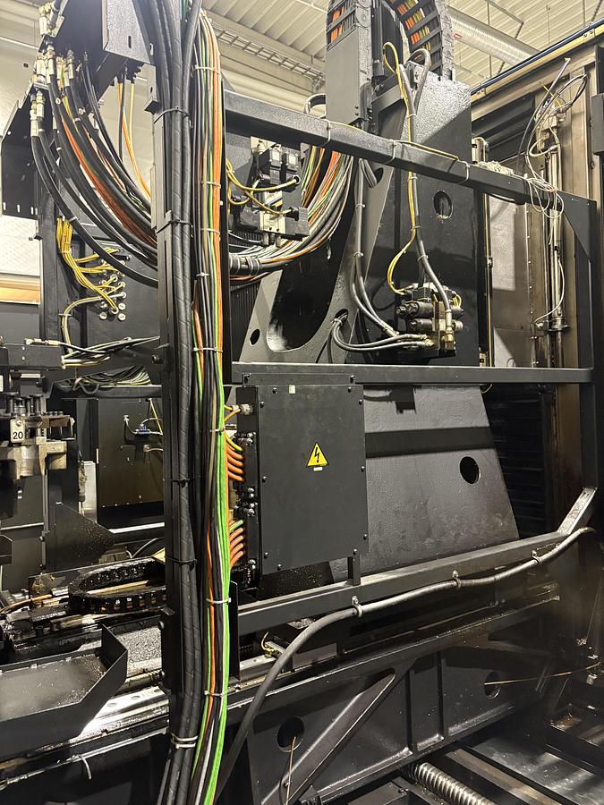 Used Mazak VTC 800 / 30SR