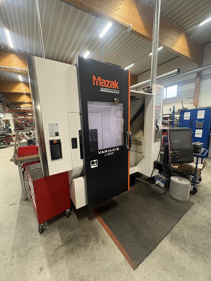 Used 2018 Mazak Variaxis J 500 SmoothG