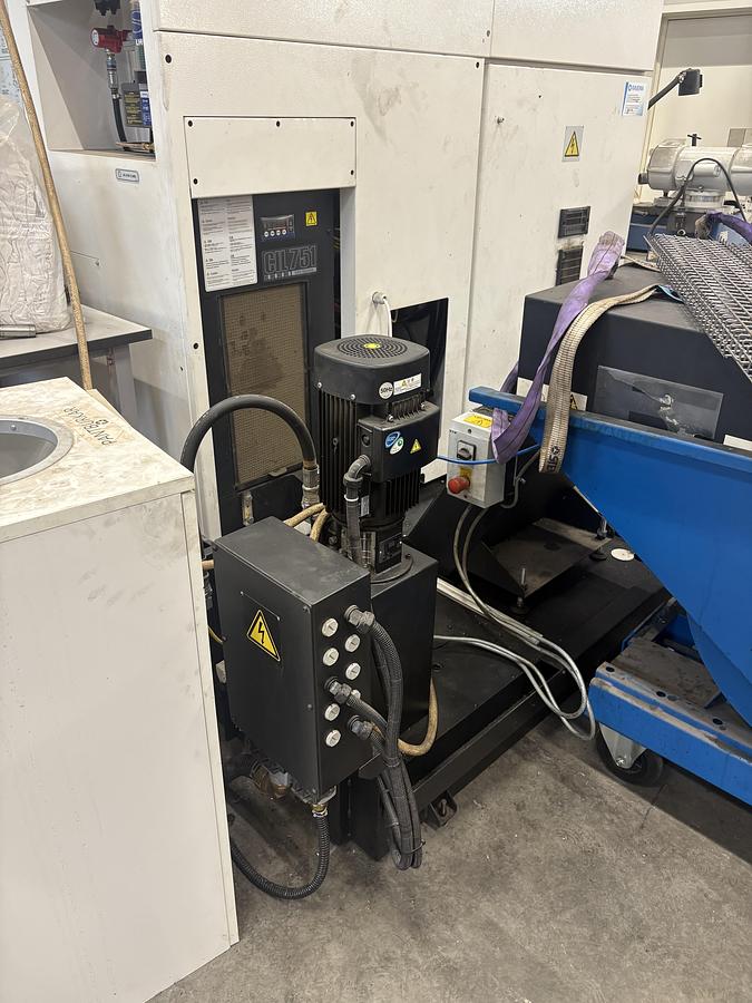 Used 2018 Mazak Variaxis J 500 SmoothG