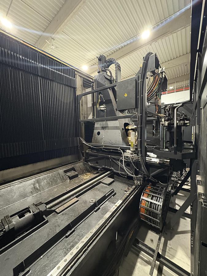 Used Mazak VTC 800 / 30SR