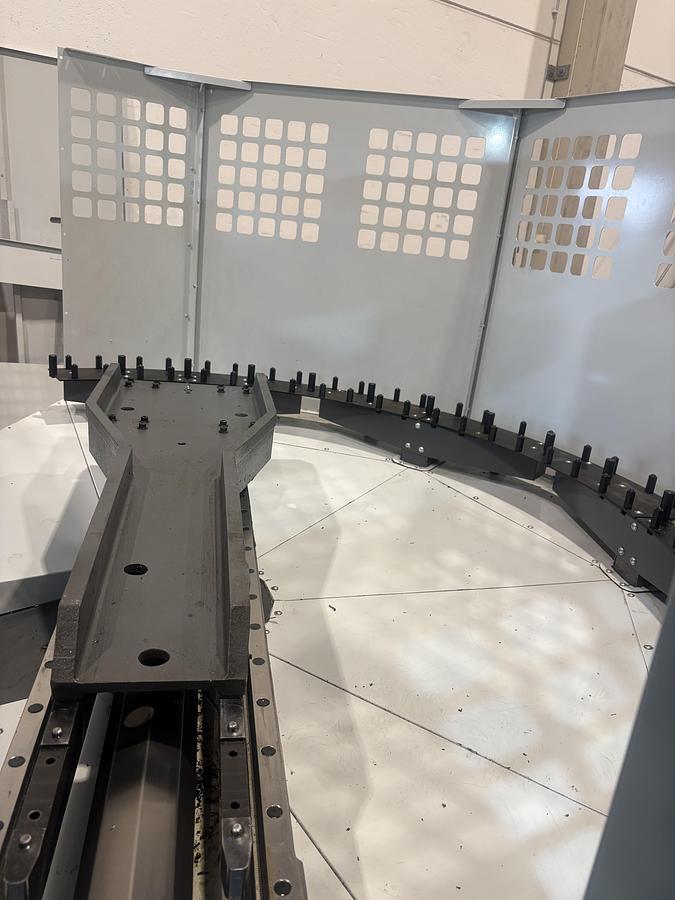 Used Haas UMC 500 SS