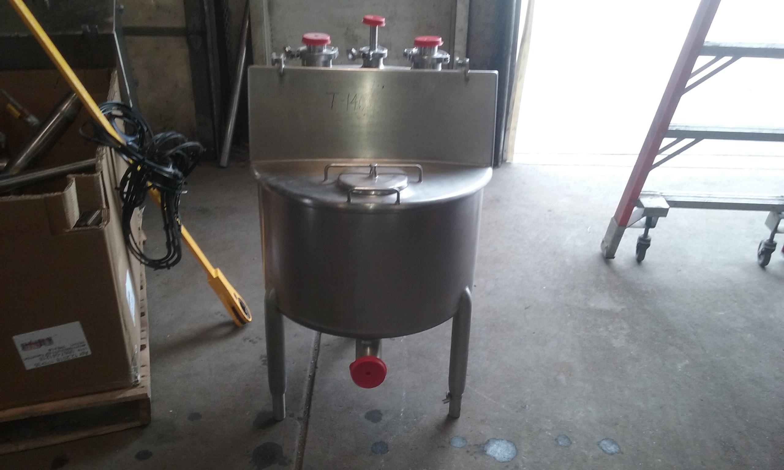 Usado 20 GALLON PMO BALANCE TANK