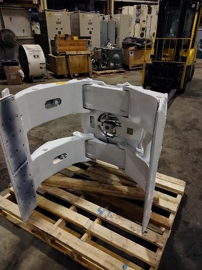 Used 51" CASCADE 60G-RCF-164 ROLL CLAMP
