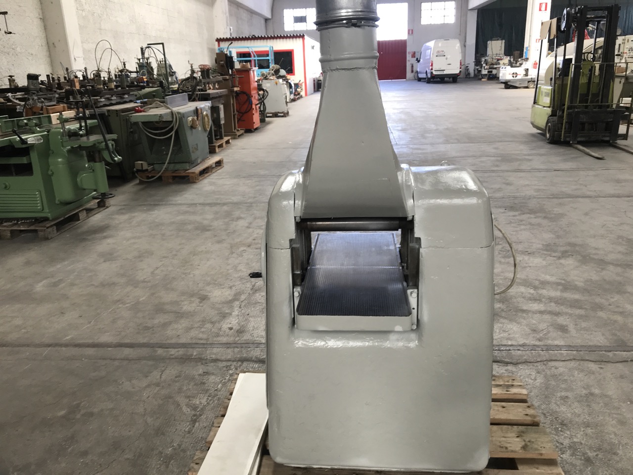 Usato Pialla a spessore con banco da mm. 300, altezza massima mm. 150, usata, collaudata