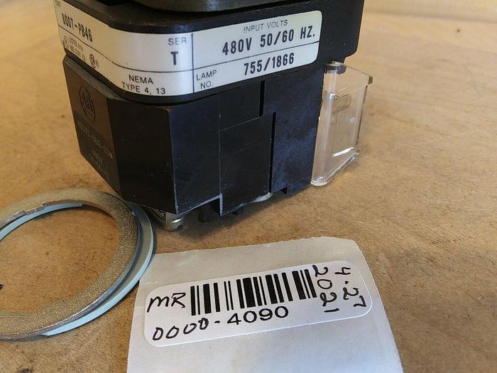 Allen Bradley 800T-PB46 Push Button. Red Lens Illuminated