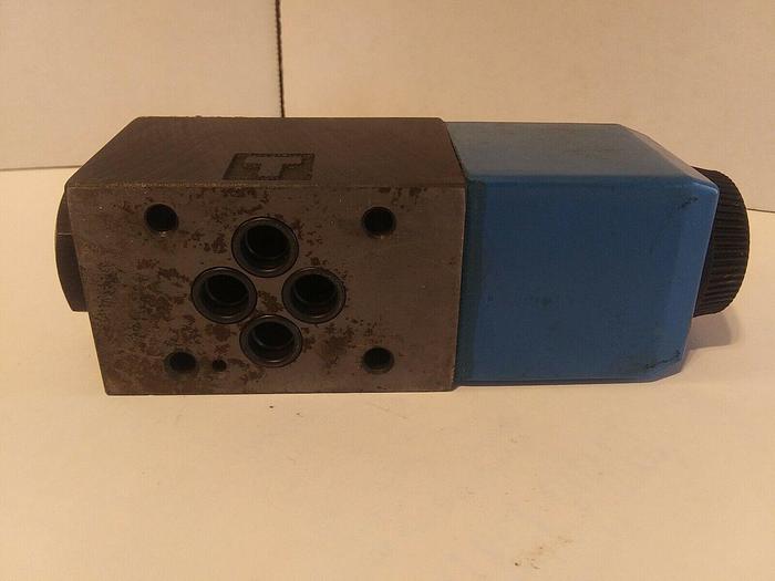 Used Vickers DG4V-3-22A-M-U-B6-60 Directional Control Valve Solenoid