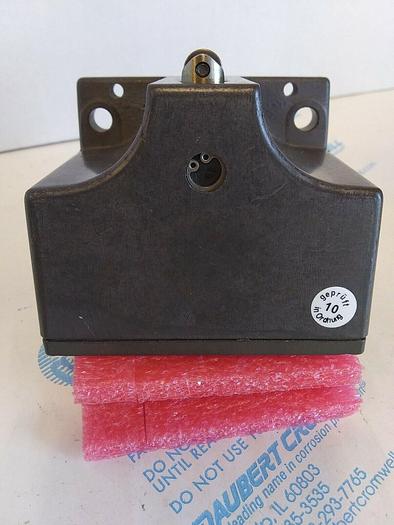 Euchner SNO4R12- 502 Limit Switch