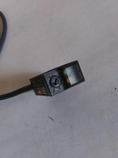 Used Omron E3V3-D62 Proximity Sensor