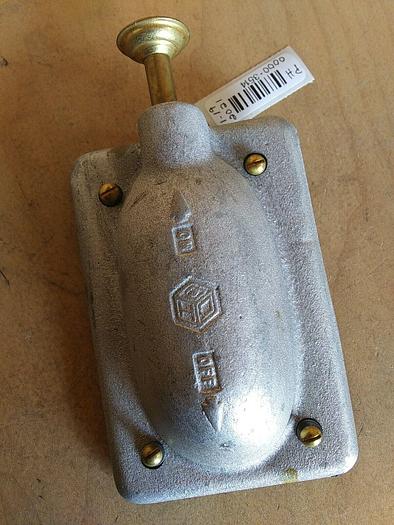 Crouse-Hinds DS-128 Vaportight Switch Cover