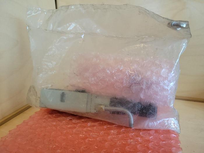 Used Numatics 061RS700J000000 VALVE