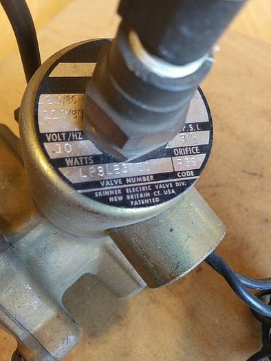 Skinner Valve LP3LB5150 Solenoid with 3 Port Valve *damaged wire