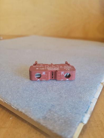 Siemens 3SB14 30-0CB, Contact Block 1NC 4011209024113