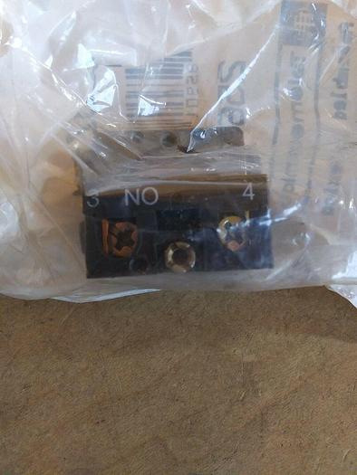 Telemecanique ZB2BZ101 Contact Block with Base