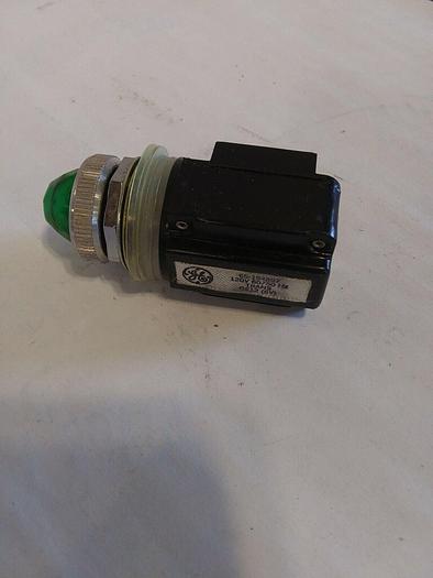 GE CR104C532 (2) Min Oiltight Indicator Light