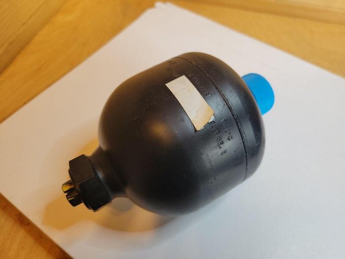 Used Integral Accumulator 032-1315-013-611, 250 bar