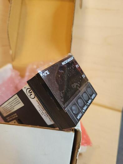 Omega CN77353 Temperature Process Controller (*Fedex 2-Day*)