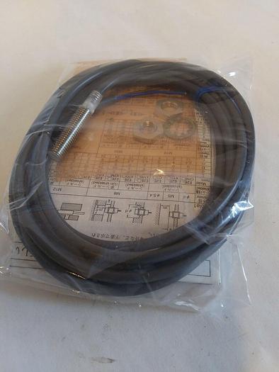 Omron EXE-X2D1-N Proximity Switch