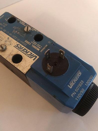 Used Vickers DG4V-3-22A-M-U-B6-60 Directional Control Valve Solenoid