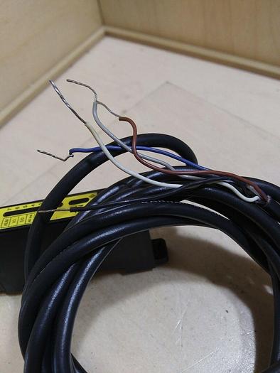 Used Banner D12EN6FP Teach Mode Fiber Optic Sensor
