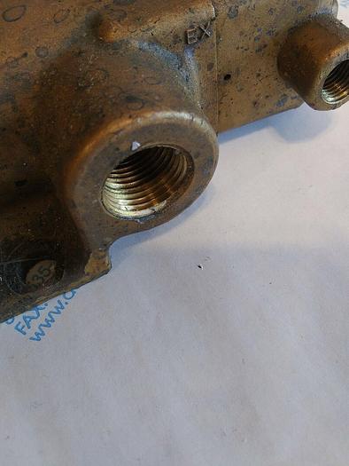 Used Versa VPP-4402 4-Way Valve