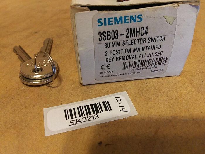 Siemen 3SB03-2MHC4 Selector Switch with Keys