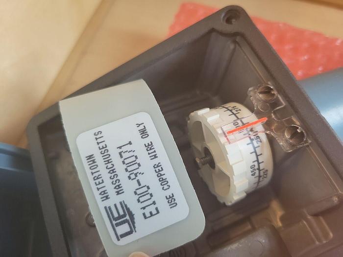 United Electric E100 Model 8BC 90071, 350-640° F