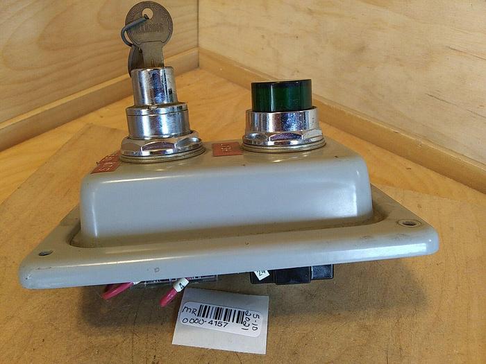 Used Enclosure Furnas 52BAK Keyed Selector Switch 52PA4G3 Indicator Light *with keys*
